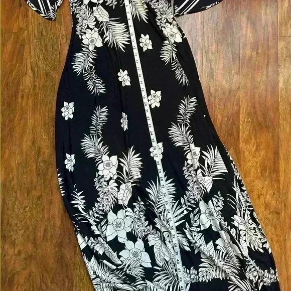 Glamour Navy and White Floral Print Maxi Dress With Bell Sleeves - Picture 3 of 10